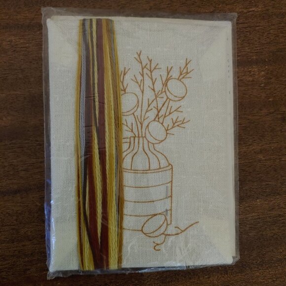 Vintage 70s Jiffy Stitchery Needlepoint Embroidery Floral Jug Sunset Designs 284 - Picture 4 of 6